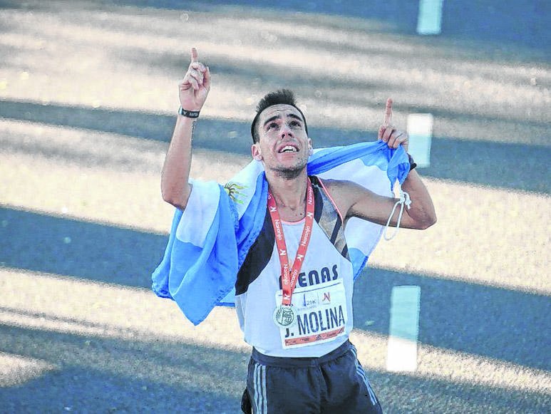 A los africanos no hubo con qué darles en los 21 km