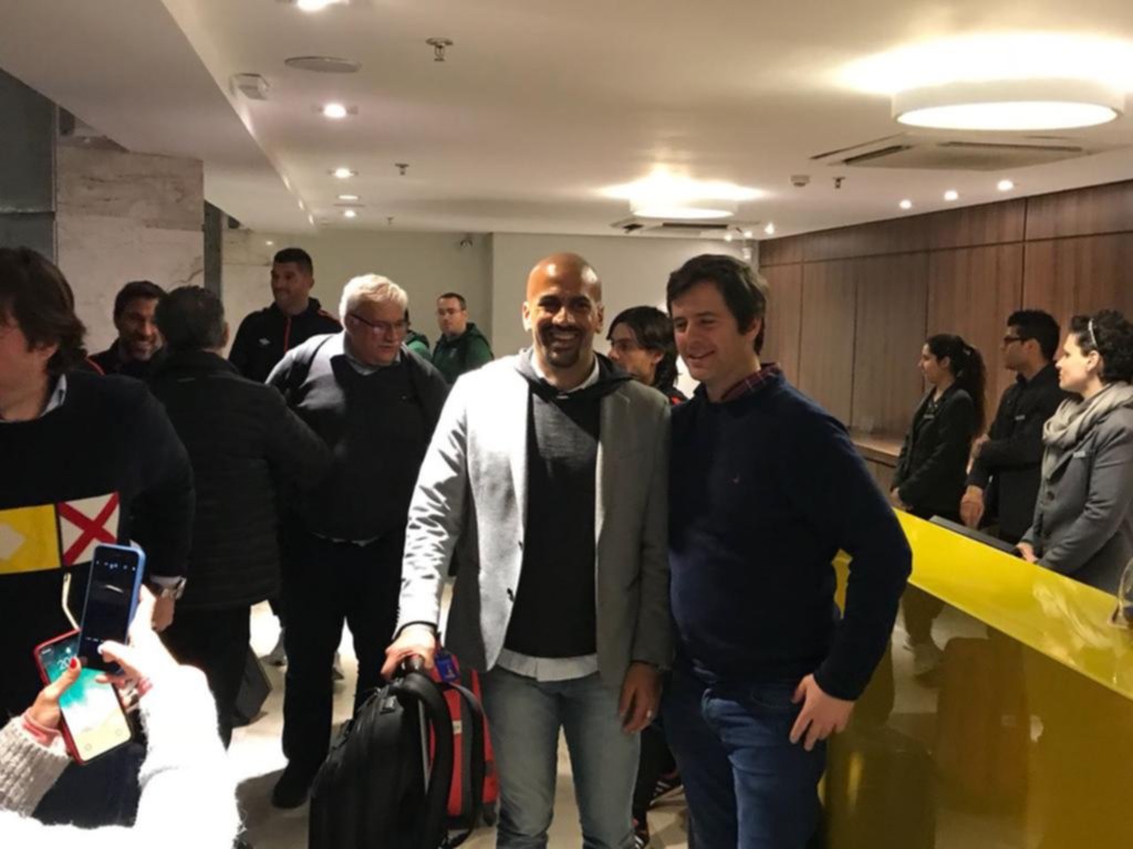 Con Verón a la cabeza, el Pincha hace el aguante en la ciudad de Porto Alegre
