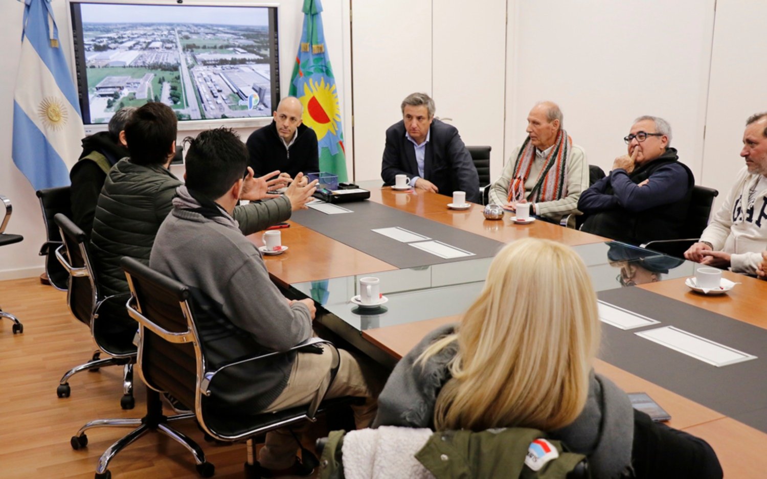 Ducoté se reunió con comerciantes de Pilar