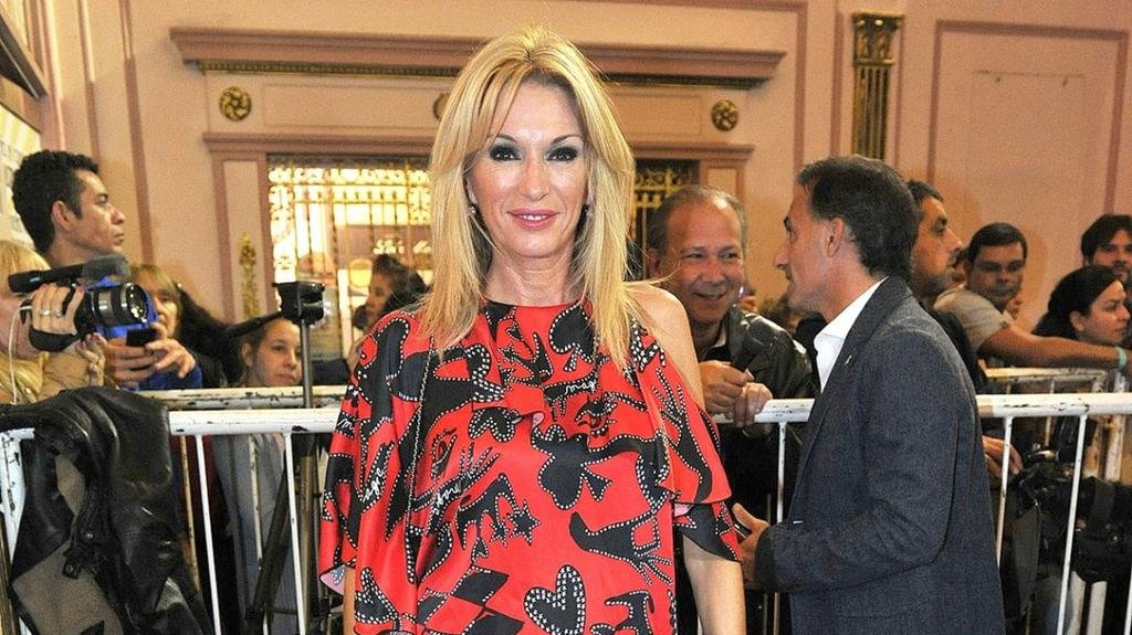 Cuidado Gambe: un Maradona tendría sexo con Yanina Latorre