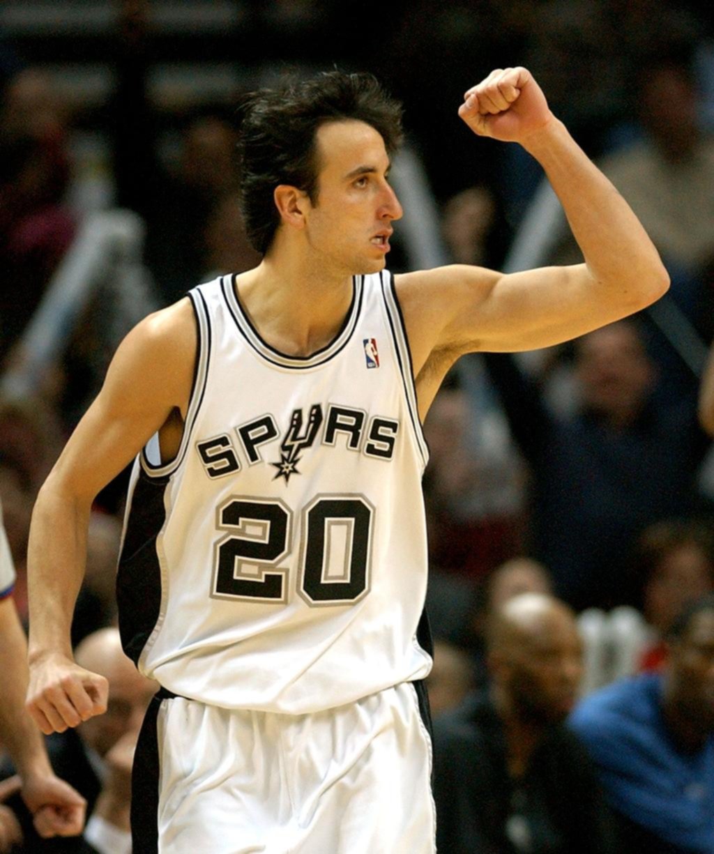 Manu, en el cuadro de honor con los grandes