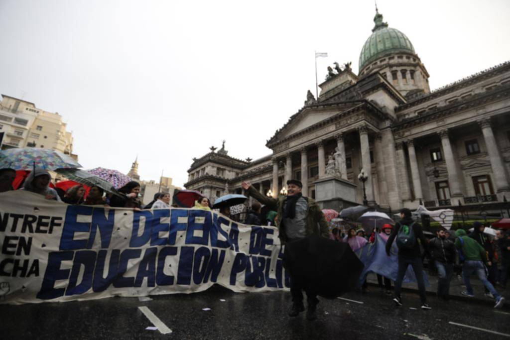 Los universitarios ganaron las calles contra “el ajuste en la educación pública”