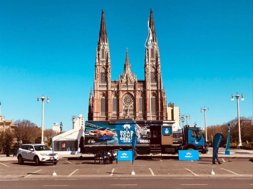 Se completó el fin de semana en Plaza Moreno el Geely Road Tour 2018