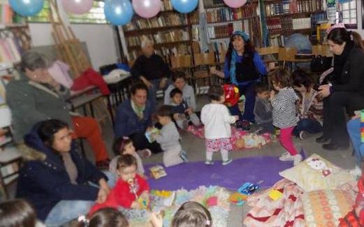 Una biblioteca que sigue muy cerca de todos los vecinos