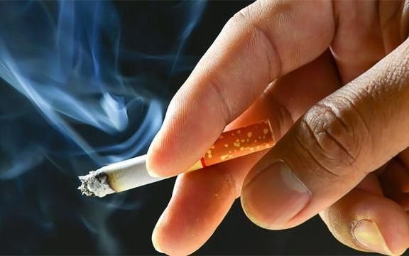 Impondrán multas por fumar en los patios de juego de las plazas porteñas