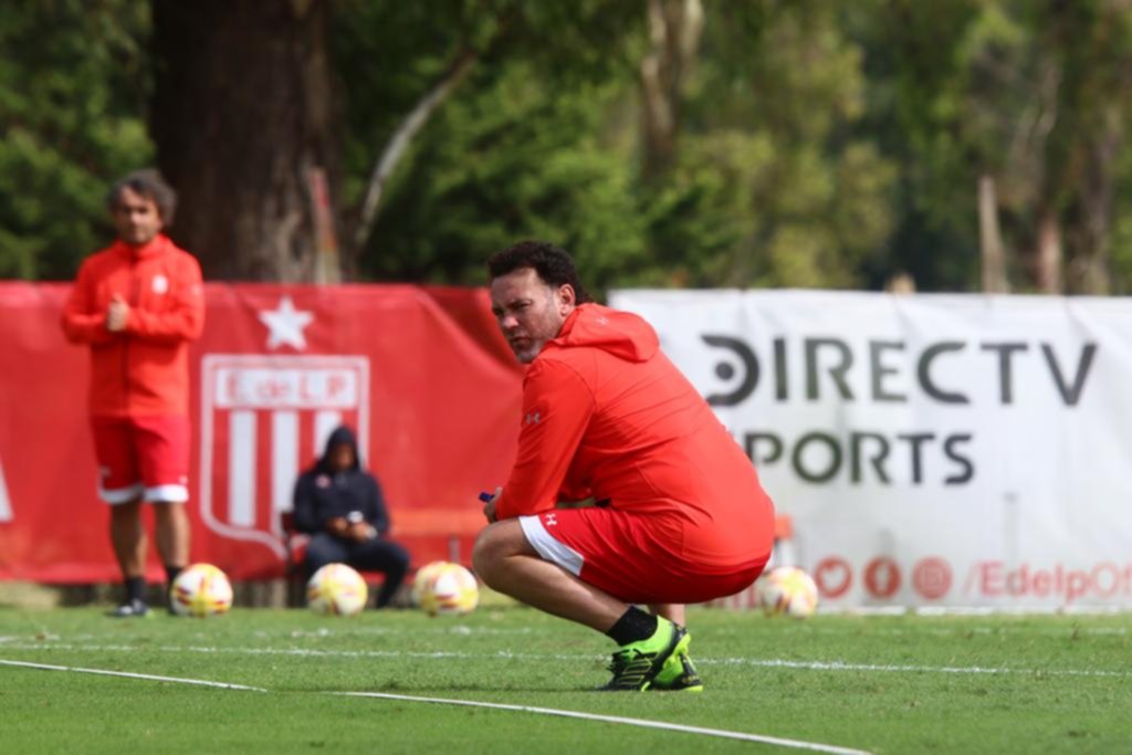 Milito mete mano en su equipo: asoman cambios