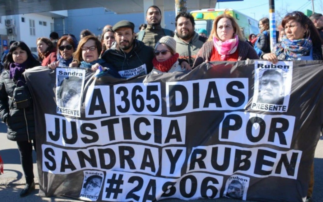 A un año de la explosión en la escuela de Moreno, exigen justicia por los docentes fallecidos