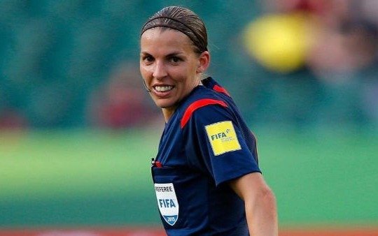 Una mujer arbitrará la Supercopa de Europa entre Liverpool y Chelsea