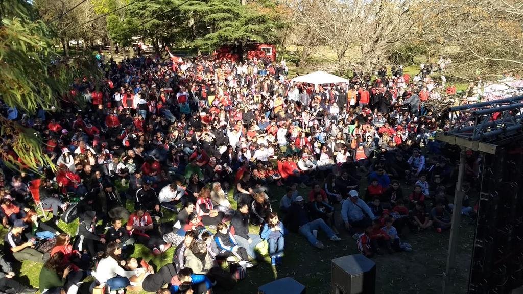 Los hinchas coparon el Country por el 114º aniversario y sufrieron a la distancia