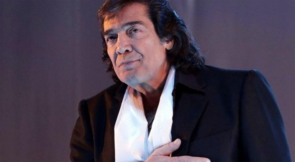 La salud de Cacho Castaña: se recupera de un cuadro de neumonía