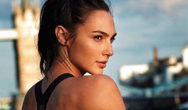 Gal Gadot se pone en la piel de otra mujer maravilla