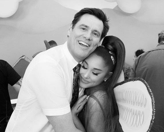 Jim Carrey y Ariana Grande, devolución de gentilezas