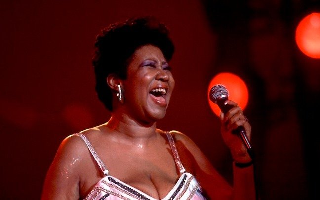 Disponen realizar una pericia caligráfica al testamento de Aretha Franklin