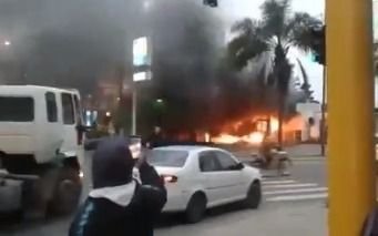 VIDEO: Se incendió una estación de GNC por la explosión del tanque de una camioneta 