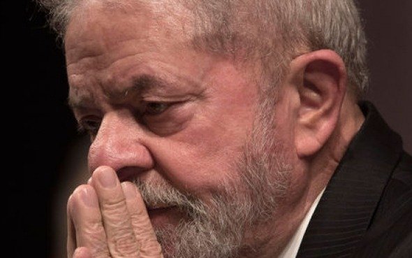 Cancelaron a último momento el traslado de Lula a una cárcel común