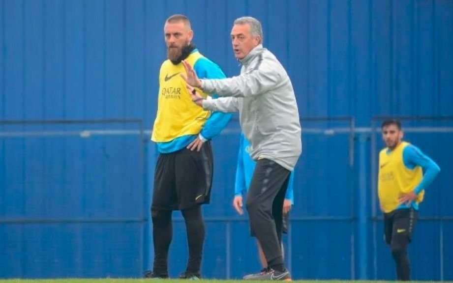 Parece que Gustavo Alfaro ya tiene decidido que De Rossi debute en La Plata