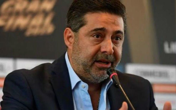 "Me da bronca" dijo Angelici sobre la decisión que acaba de tomar un jugador  