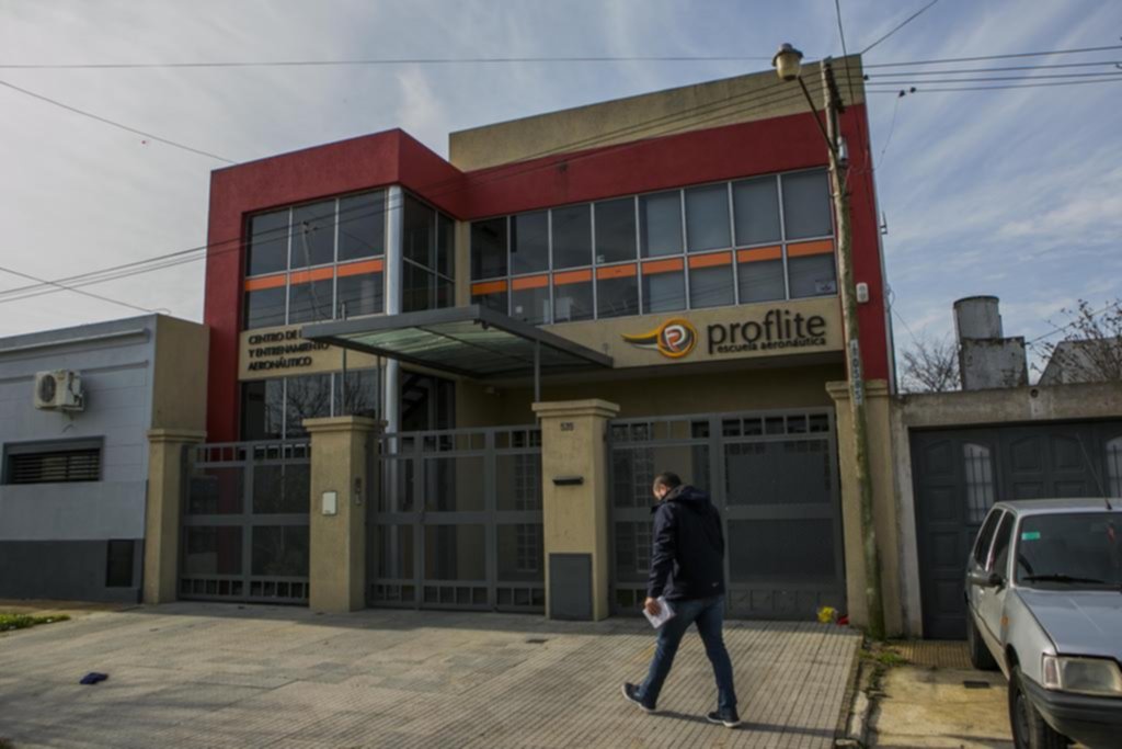 Después de romper un vidrio se llevaron dos cajas fuertes de la Escuela Aeronáutica