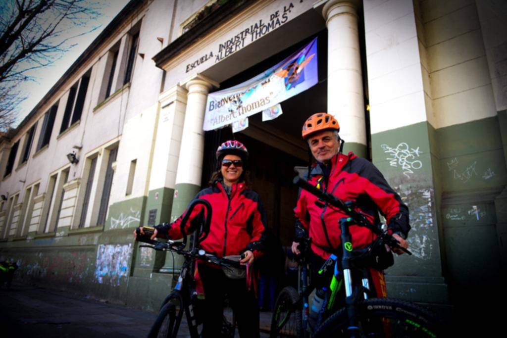 Desde Villa Elisa al Albert Thomas en bici para votar