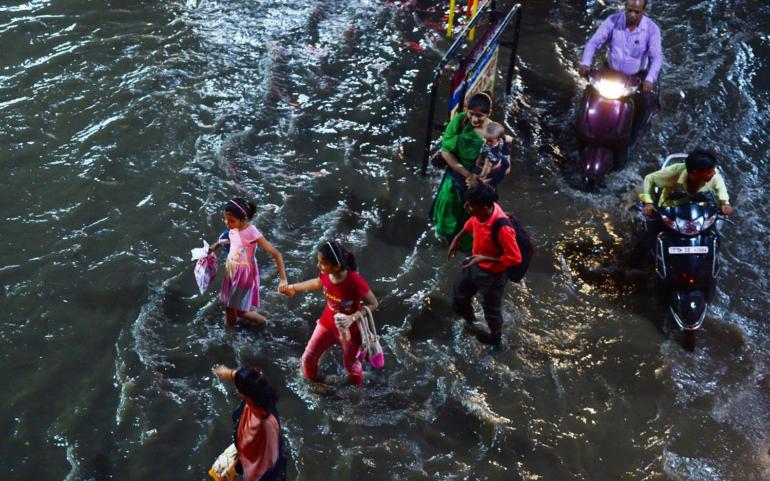 India: ascienden a 156 los muertos y calculan más de un millón los evacuados por lluvias 