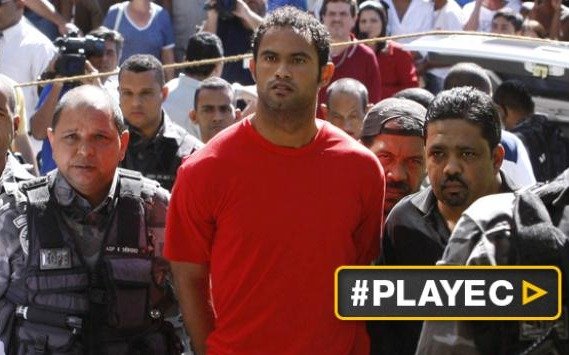 Un club quiere contratar a un jugador preso por matar a su ex pareja