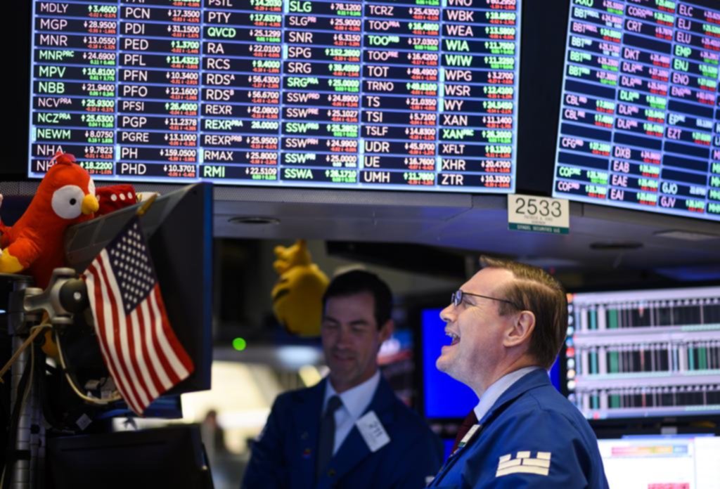 Wall Street se fue a “pique” por el temor a que Estados Unidos entre en recesión