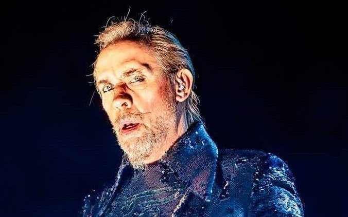 Peter Murphy, ícono del rock gótico, fue internado en Nueva York tras sufrir un infarto