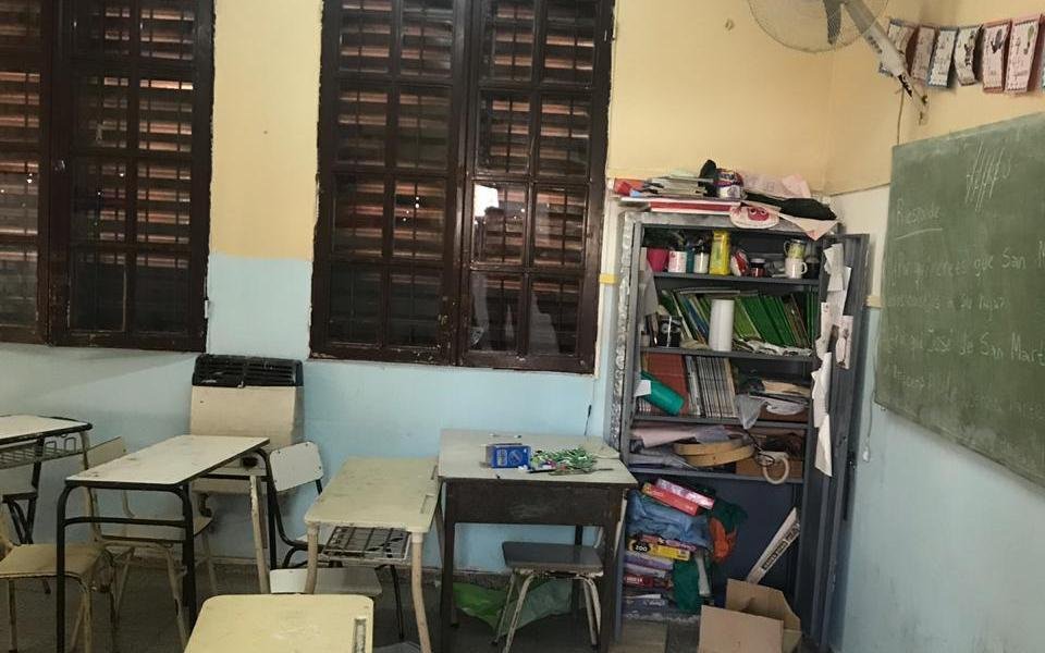 Robos, destrozos y las sospechas de una “mafia cercana” en la escuela 41