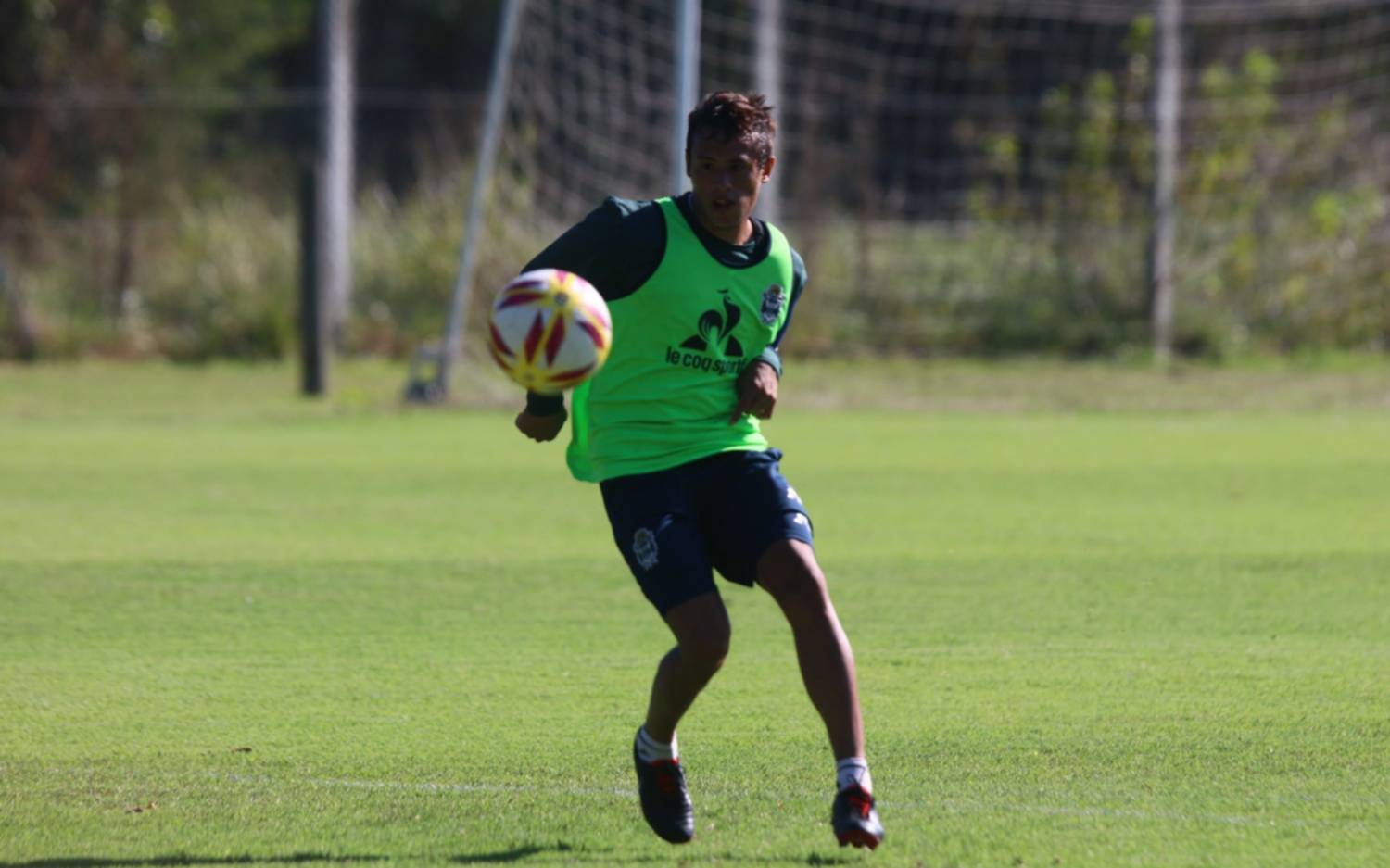 En Reserva fue derrota ante Colón y Chávez sufrió un esguince grave