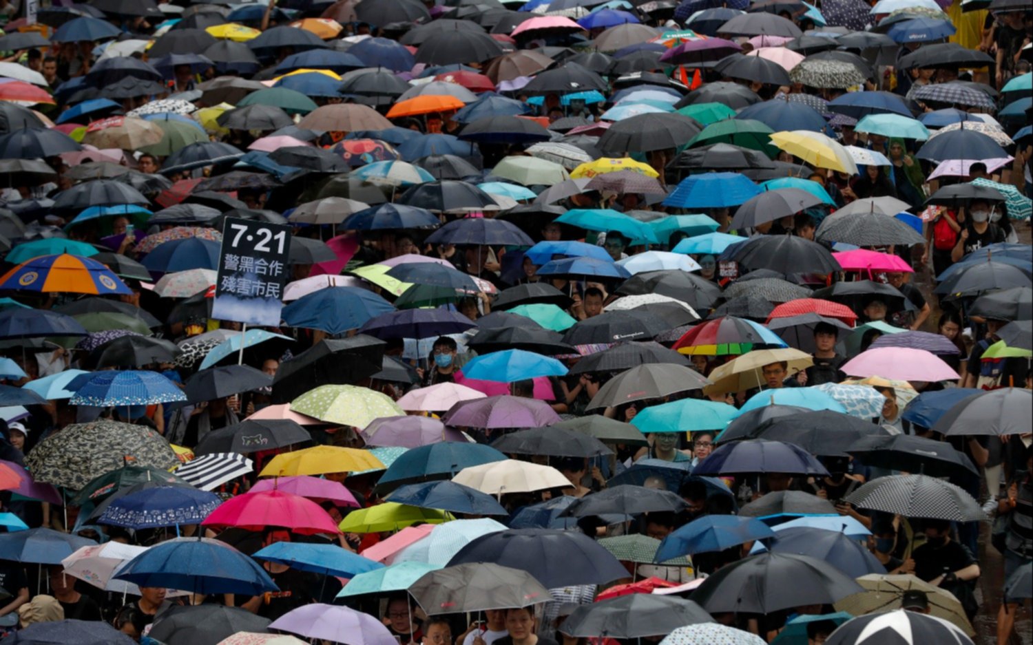 Pese a la prohibición policial, volvieron las marchas opositoras en Hong Kong