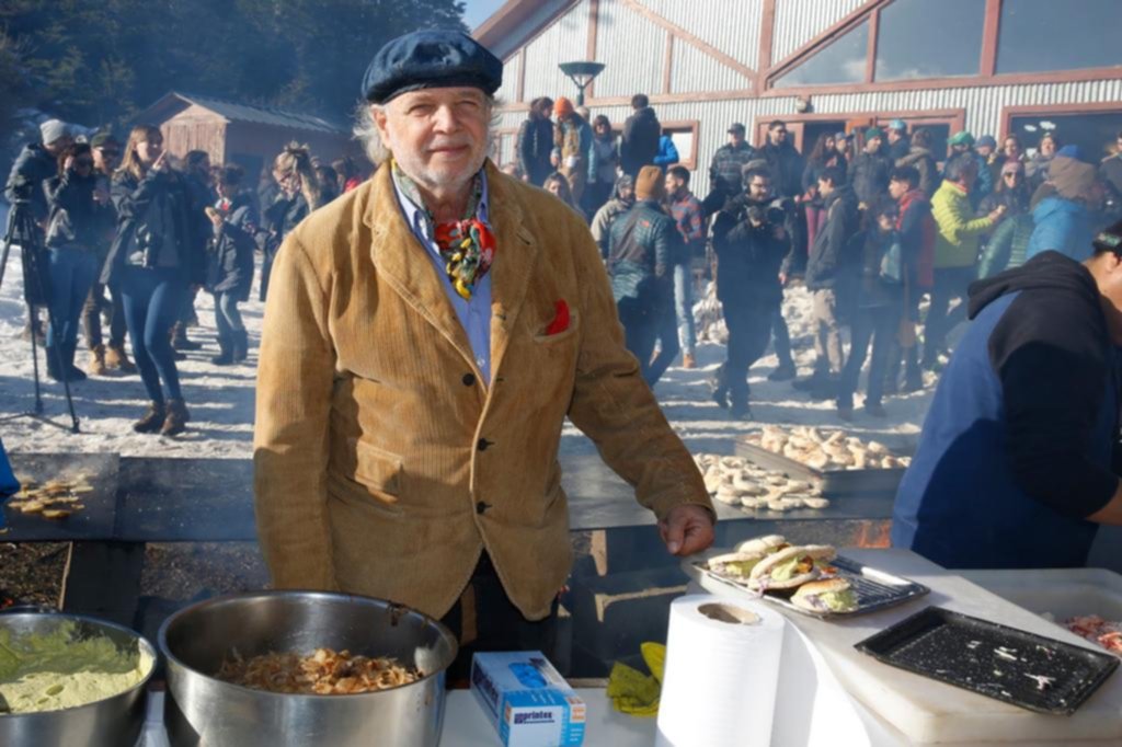 El chef Francis Mallmann se sumó al reclamo contra las salmoneras en Ushuaia