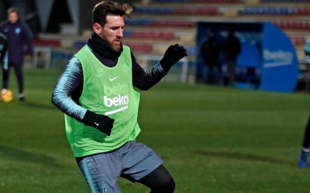 Messi se entrenó de manera diferenciada en Barcelona