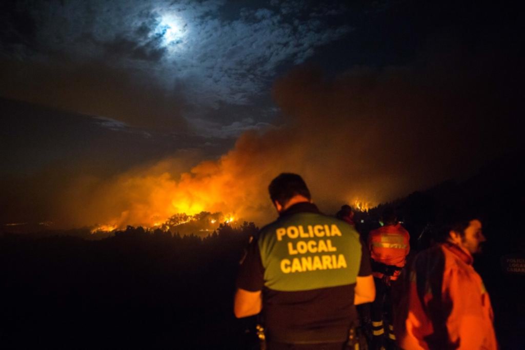 Incendios fuera de control en las Canarias