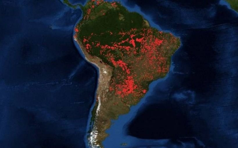 Impactante foto de la NASA del incendio del Amazonas y Bolsonaro dice que no es el "capitán Nerón"