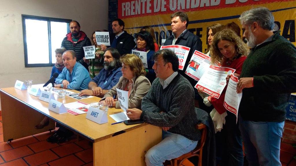 Docentes de la Provincia piden que el Gobierno reabra la paritaria salarial