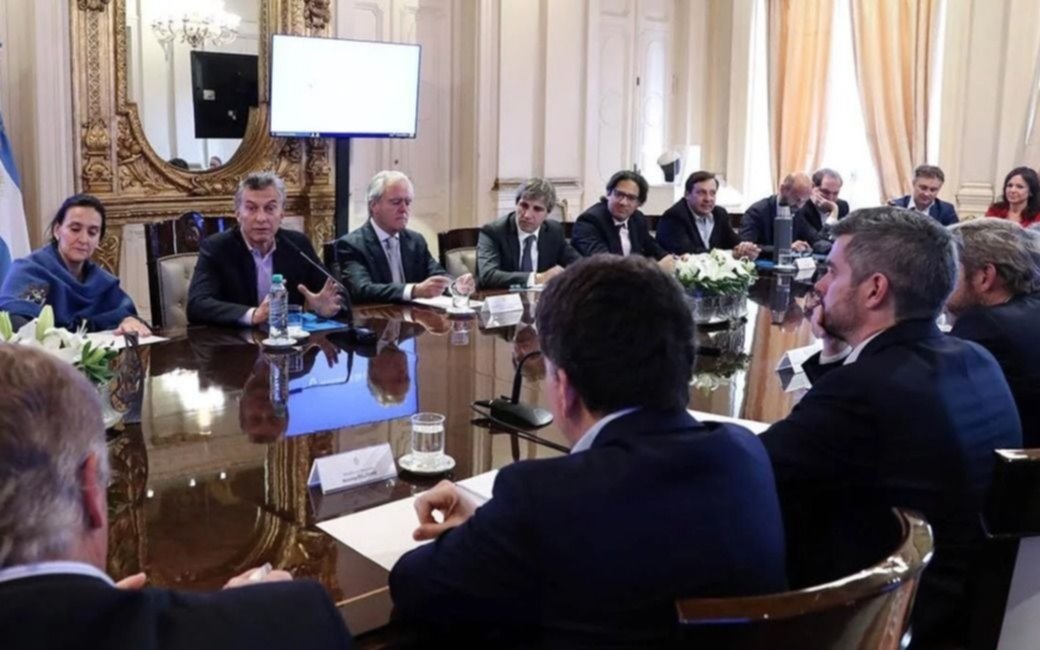 Tras la reunión de la mesa política funcionarios apuntaron contra los gobernadores del PJ