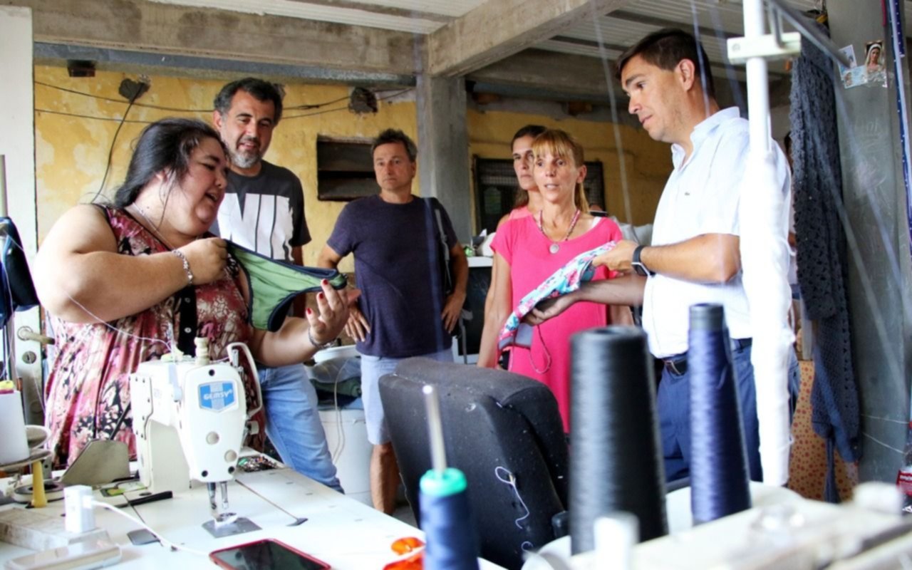 Provincia: entregaron créditos para proyectos productivos de barrios vulnerables