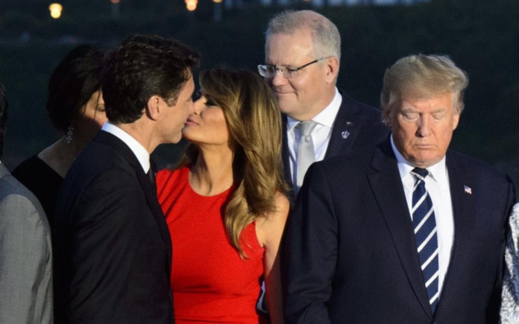 Casi, casi piquito entre Melania y el premier de Canadá, a espaldas de Trump