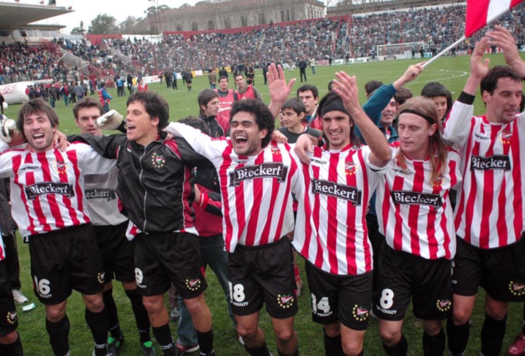 El último aniversario: a 14 años del clásico platense que marcó el final del viejo estadio de Estudiantes