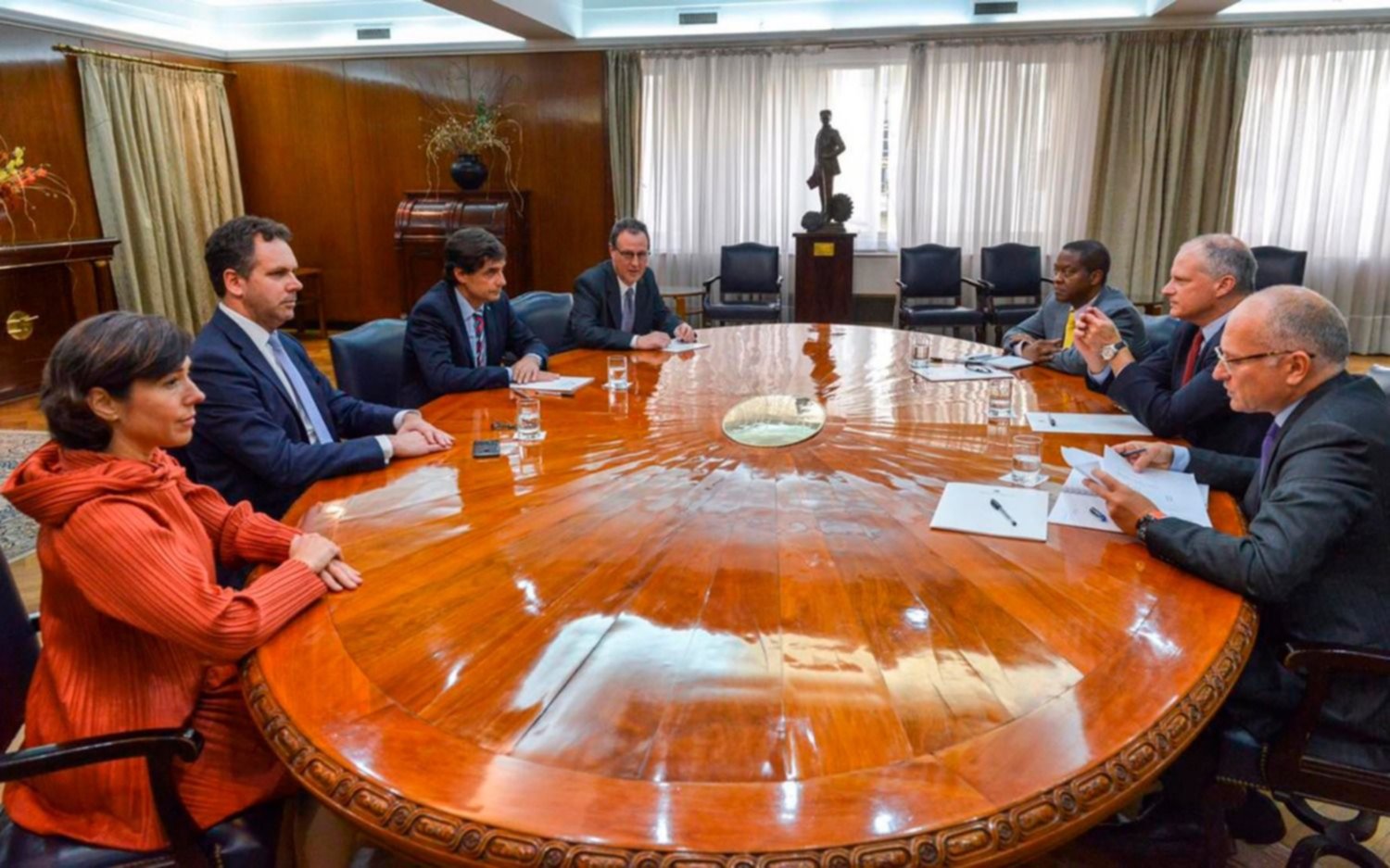 Tras los anuncios del Gobierno, el FMI dijo que "está en proceso de analizarlos y evaluar su impacto"