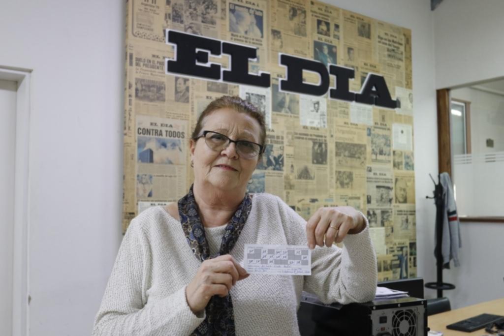 Una jubilada de Villa Elvira ganó los 100.000 pesos del Cartonazo de EL DIA