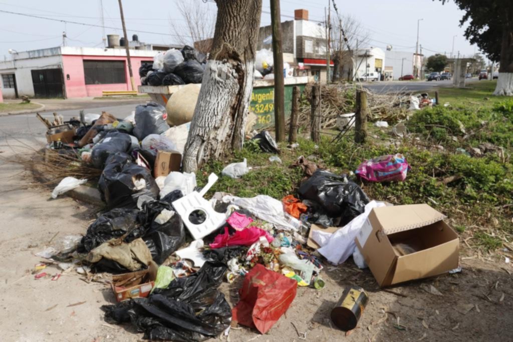 El conflicto no se destraba y la basura tapa a Berisso