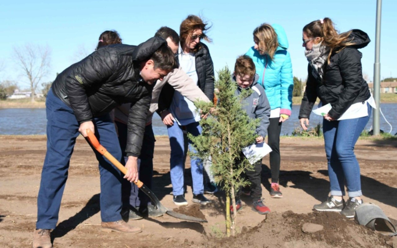 Proponen plantar un árbol en la Provincia por cada niño que nazca