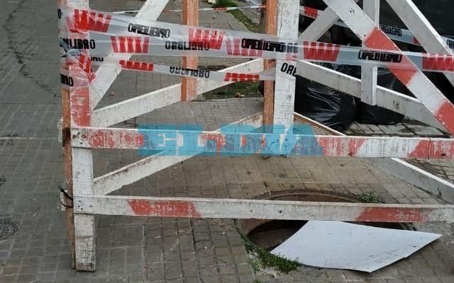 Más de 15 días con un vallado y las zanjas abiertas en 10 y 43