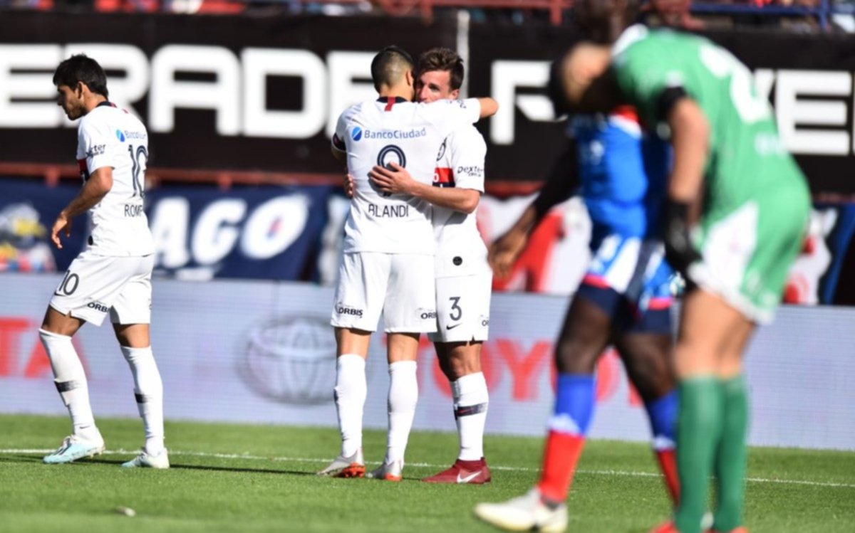 El Cuervo derrotó al Tatengue y quedó como único líder de la Superliga