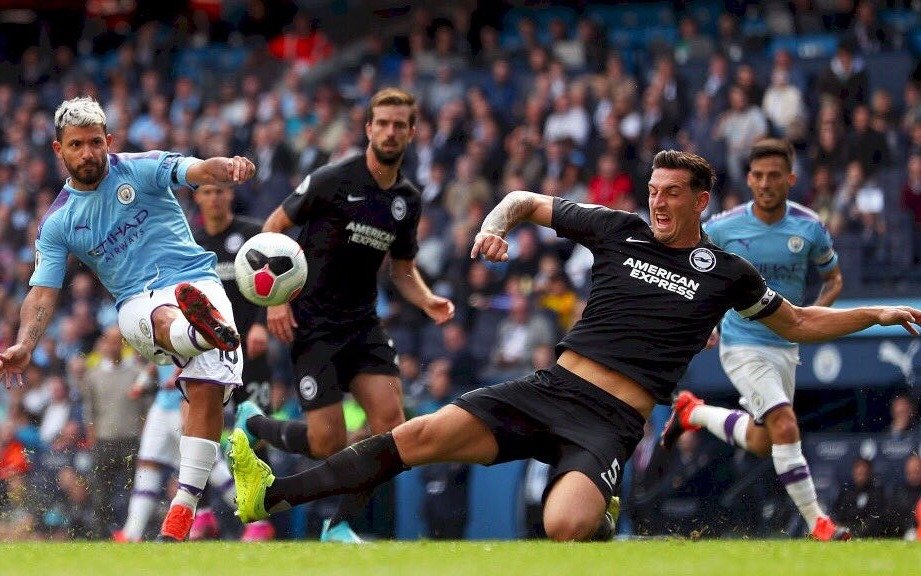 El "Kun" Agüero metió dos goles en la victoria por 4-0 del City sobre Brighton