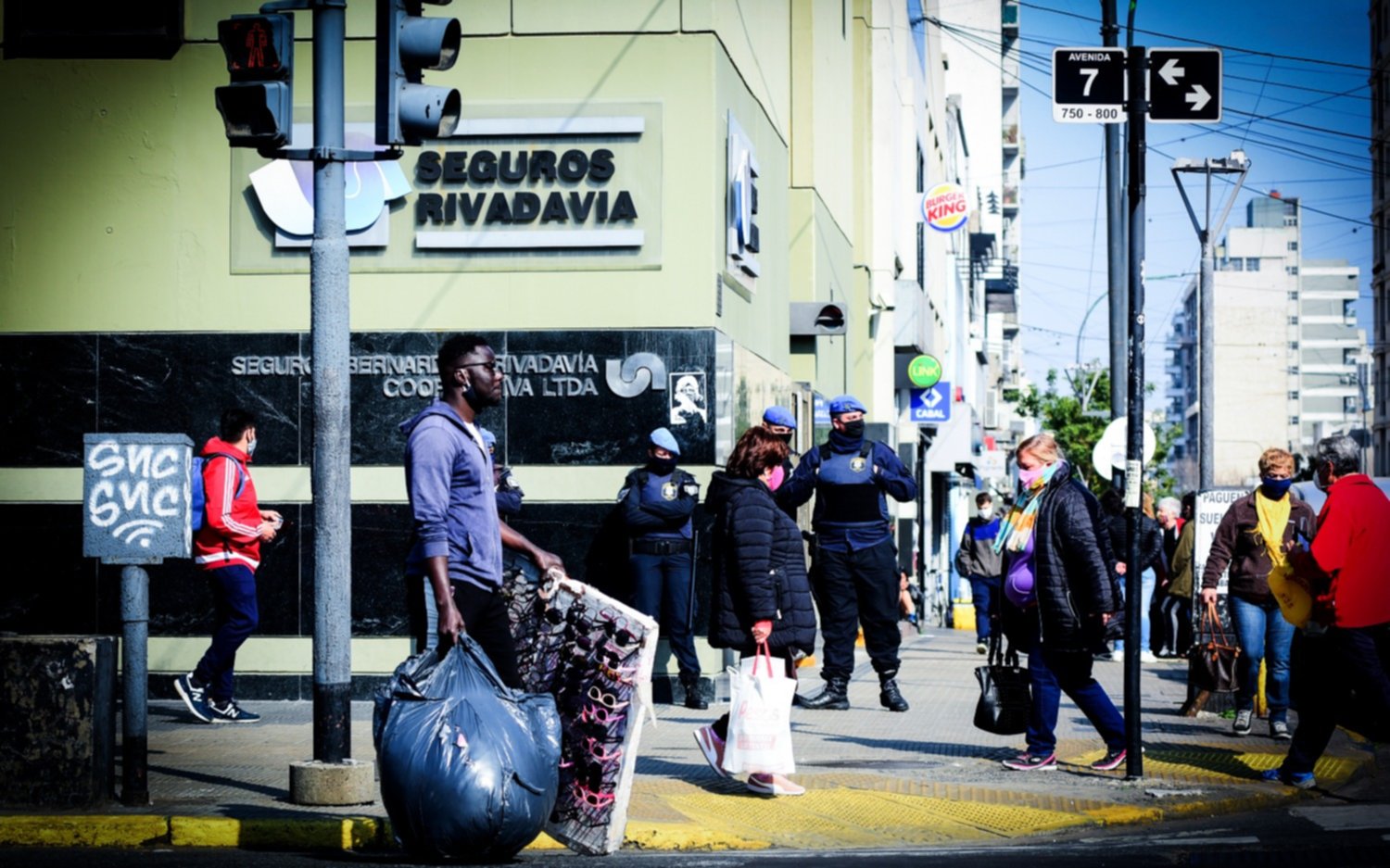 El comercio platense le planteó su preocupación al municipio por el avance de la venta ilegal
