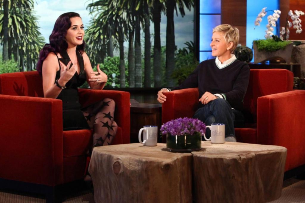 Katy Perry defiende a Ellen, acusada de cultura laboral tóxica