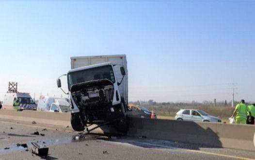 Fuerte choque en la autopista