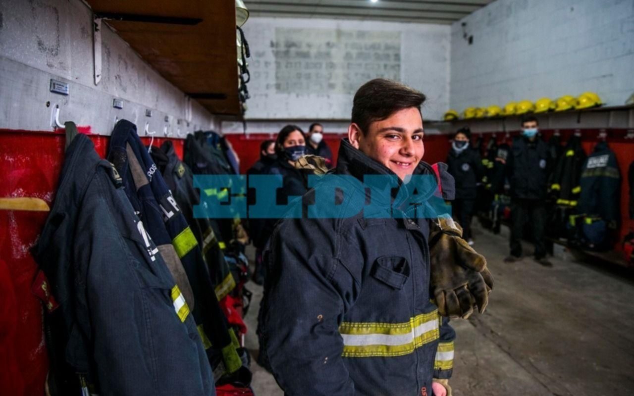 Tiene 15 años: el bomberito que le salvó la vida a una mujer haciéndole RCP